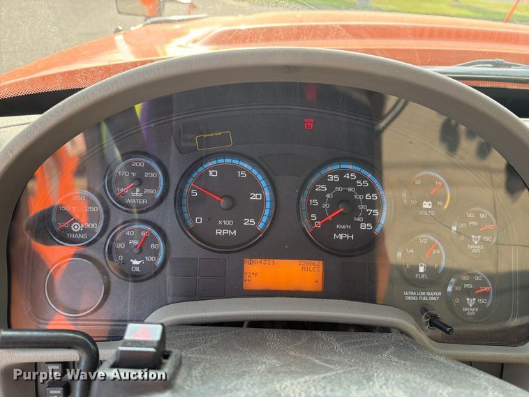 image for item DV8525 2013 International Workstar 7600 dump truck
