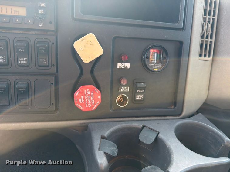 image for item DV8525 2013 International Workstar 7600 dump truck