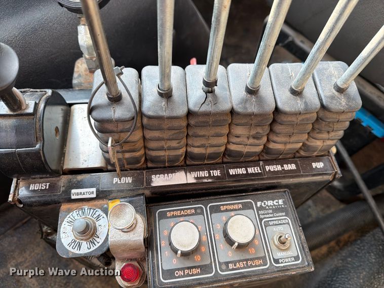 image for item DV8525 2013 International Workstar 7600 dump truck