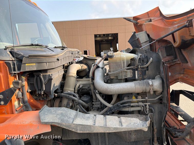 image for item DV8525 2013 International Workstar 7600 dump truck