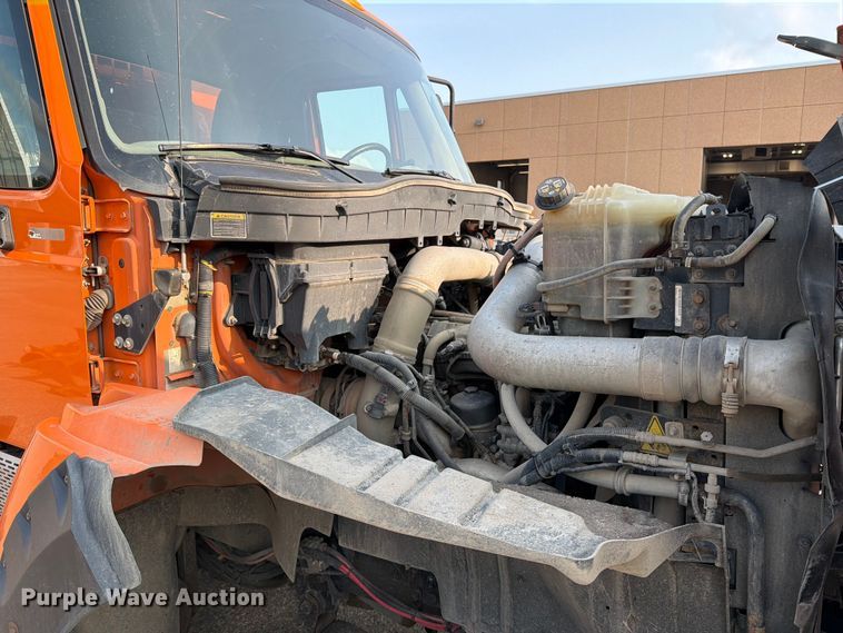 image for item DV8525 2013 International Workstar 7600 dump truck