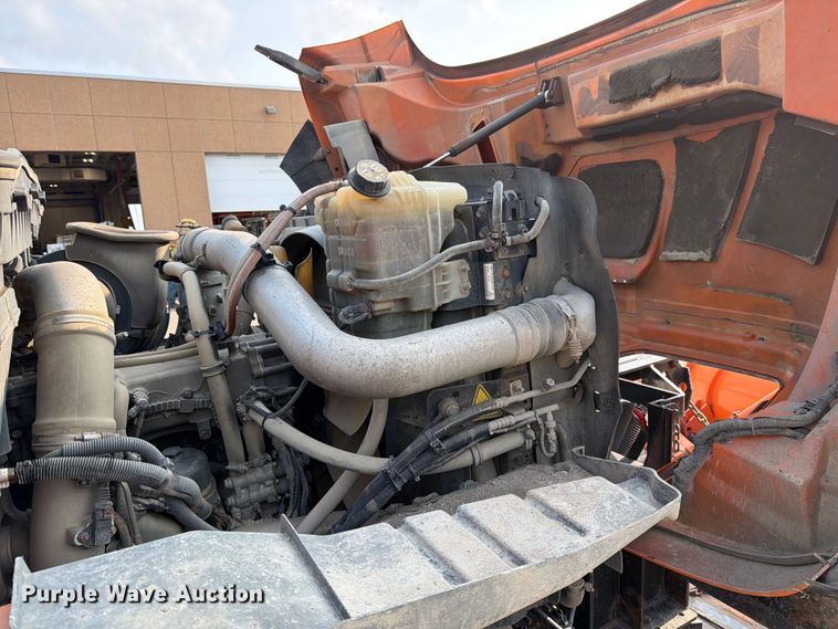 image for item DV8525 2013 International Workstar 7600 dump truck