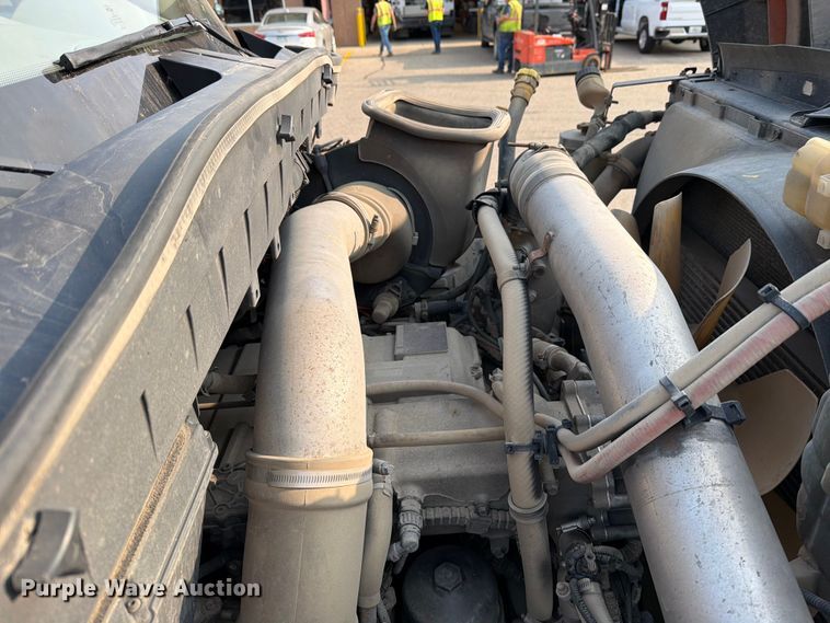 image for item DV8525 2013 International Workstar 7600 dump truck