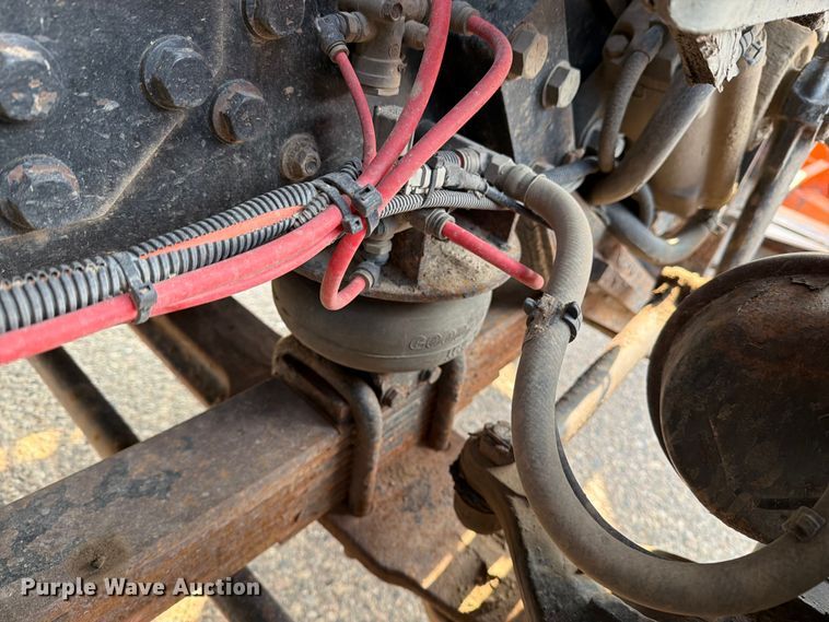 image for item DV8525 2013 International Workstar 7600 dump truck