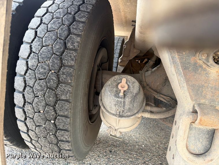 image for item DV8525 2013 International Workstar 7600 dump truck