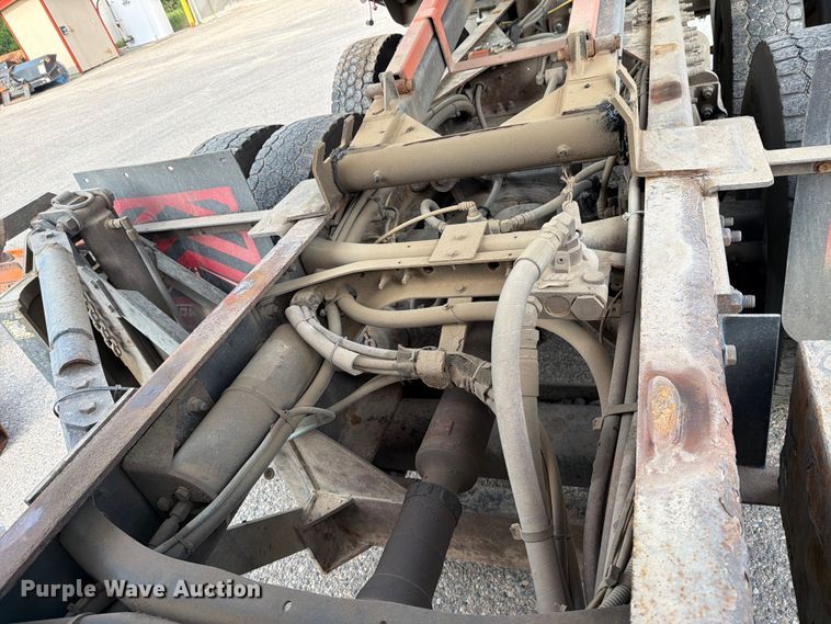 image for item DV8525 2013 International Workstar 7600 dump truck