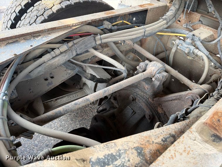image for item DV8525 2013 International Workstar 7600 dump truck