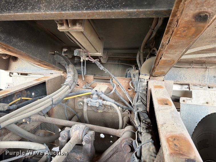image for item DV8525 2013 International Workstar 7600 dump truck