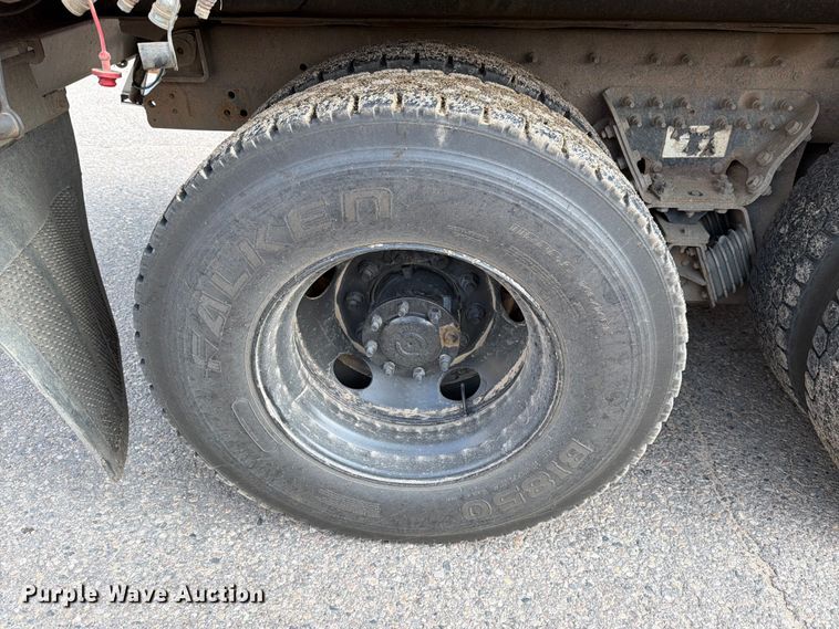 image for item DV8525 2013 International Workstar 7600 dump truck