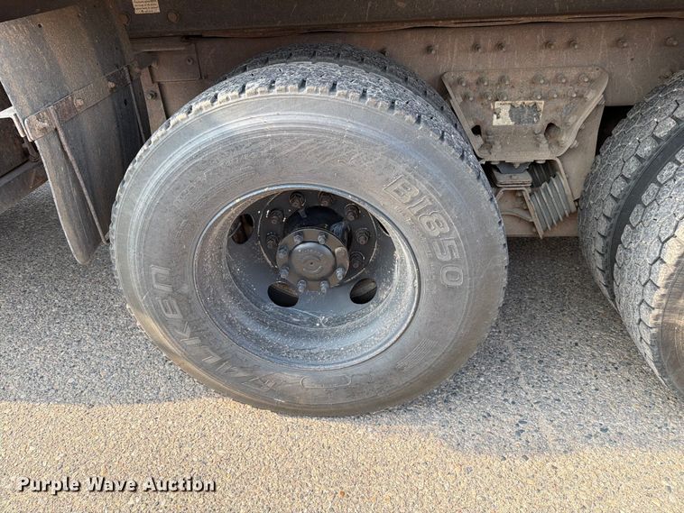 image for item DV8525 2013 International Workstar 7600 dump truck