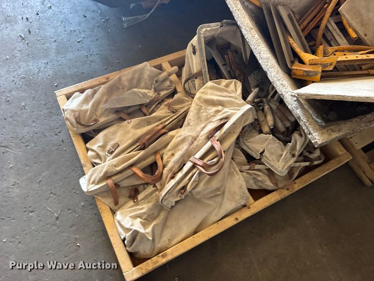 image for item DY3061 Masonry tools
