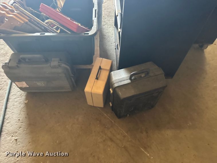 image for item DY3066 Tools