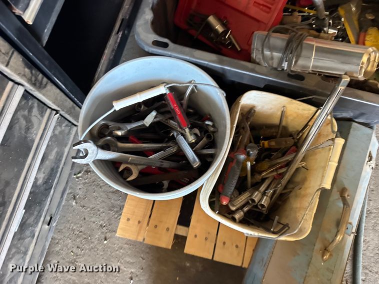 image for item DY3066 Tools