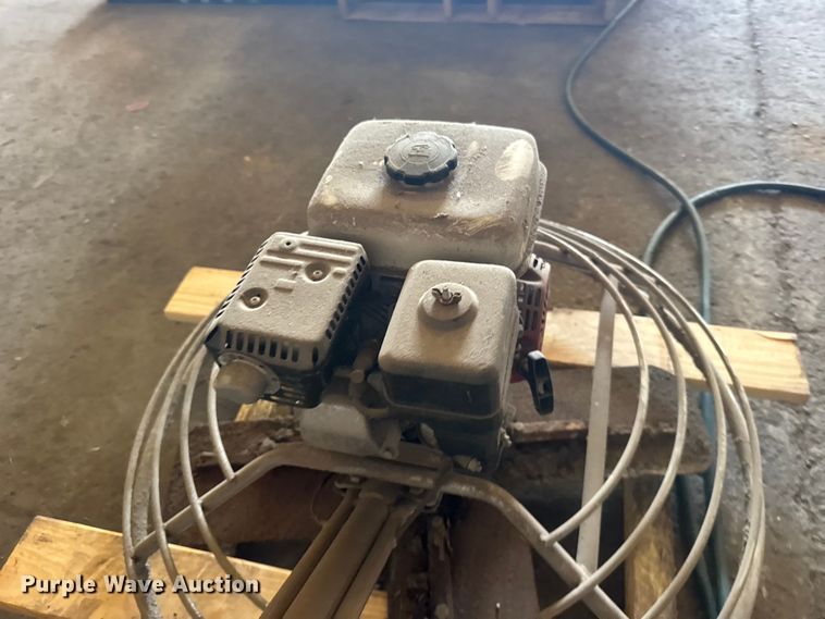 image for item DY3068 Concrete power trowel