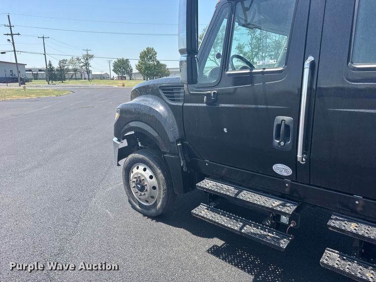 image for item DY3069 2015 International TerraStar Crew Cab flatbed truck