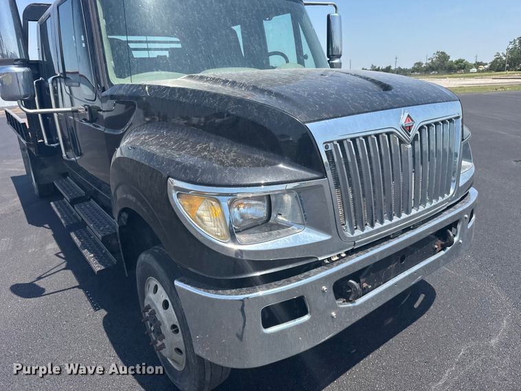 image for item DY3069 2015 International TerraStar Crew Cab flatbed truck