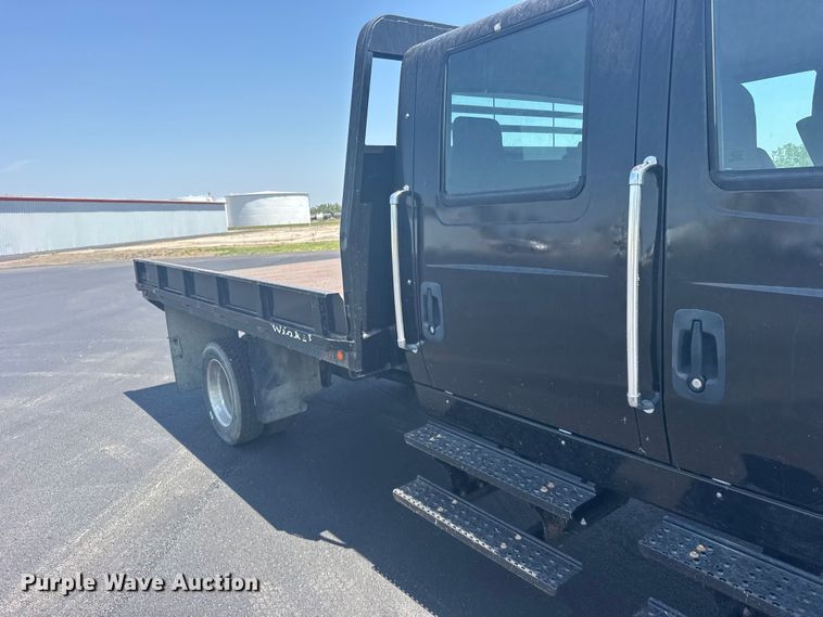 image for item DY3069 2015 International TerraStar Crew Cab flatbed truck