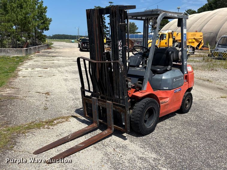 Toyota 7FGU25 forklift