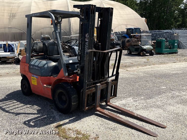 image for item EF1285 Toyota 7FGU25 forklift