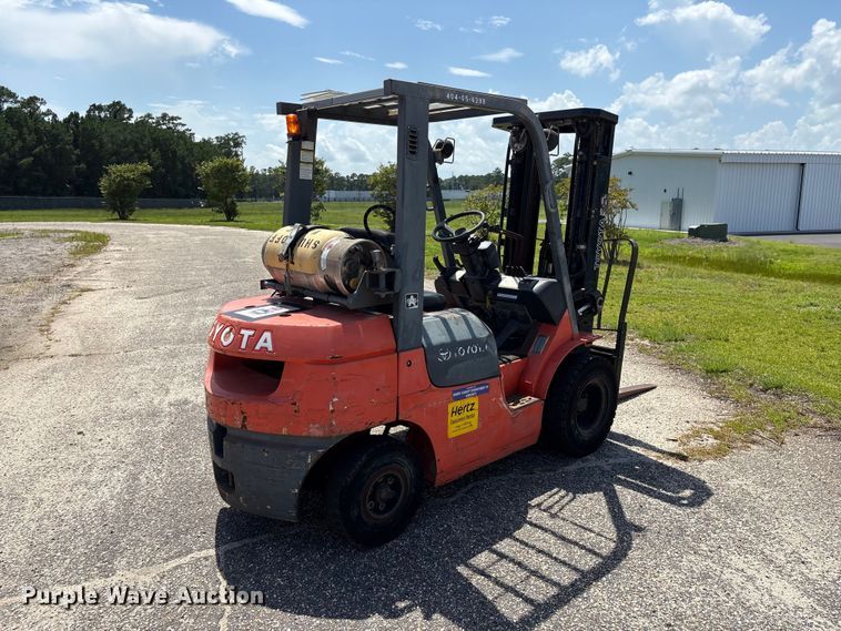 image for item EF1285 Toyota 7FGU25 forklift
