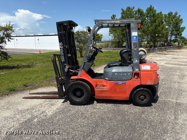 image for item EF1285 Toyota 7FGU25 forklift