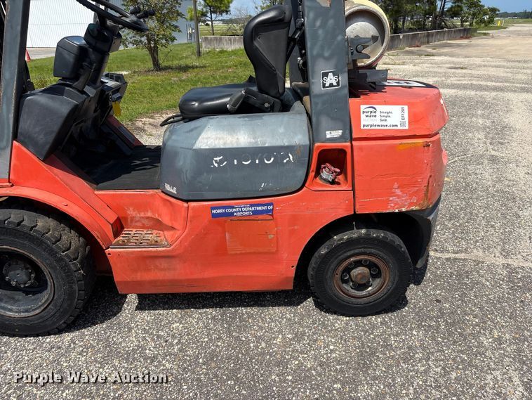 image for item EF1285 Toyota 7FGU25 forklift