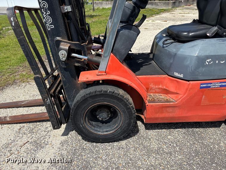 image for item EF1285 Toyota 7FGU25 forklift
