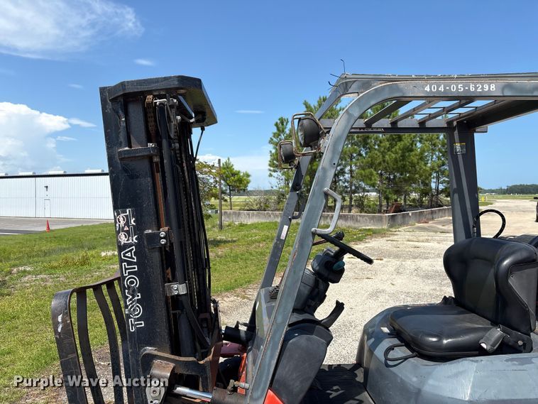 image for item EF1285 Toyota 7FGU25 forklift
