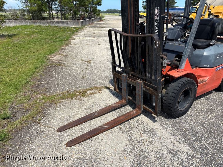 image for item EF1285 Toyota 7FGU25 forklift