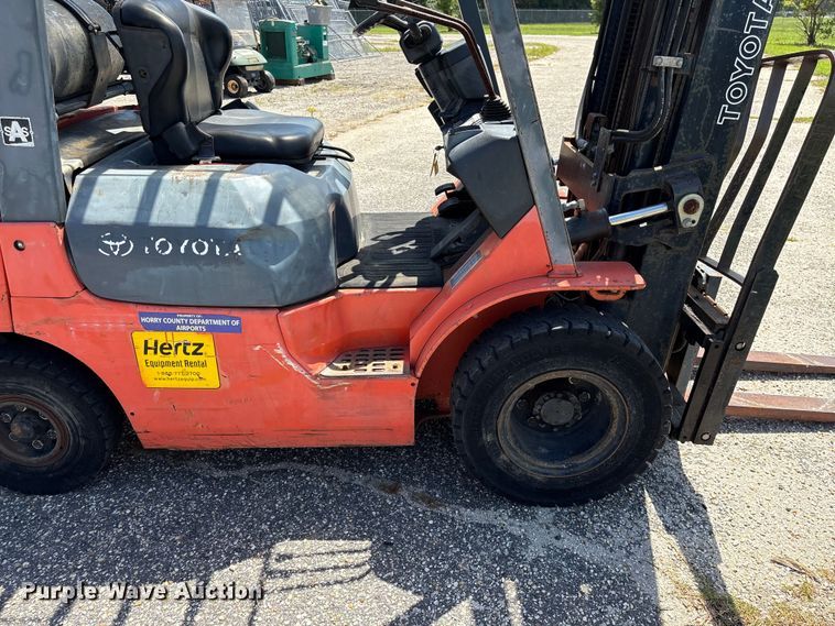 image for item EF1285 Toyota 7FGU25 forklift