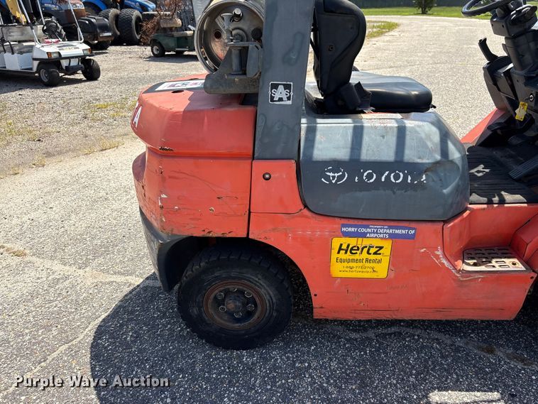 image for item EF1285 Toyota 7FGU25 forklift