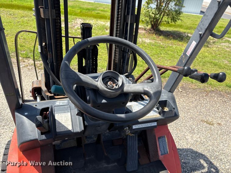 image for item EF1285 Toyota 7FGU25 forklift