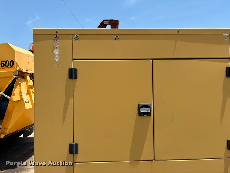 image for item EF1286 2003 Olympian D50 generator