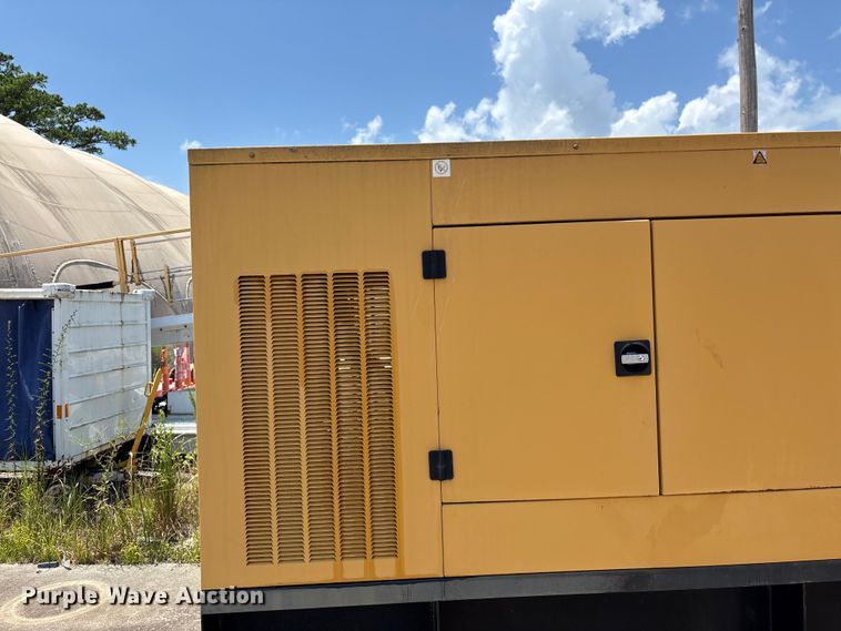 image for item EF1286 2003 Olympian D50 generator