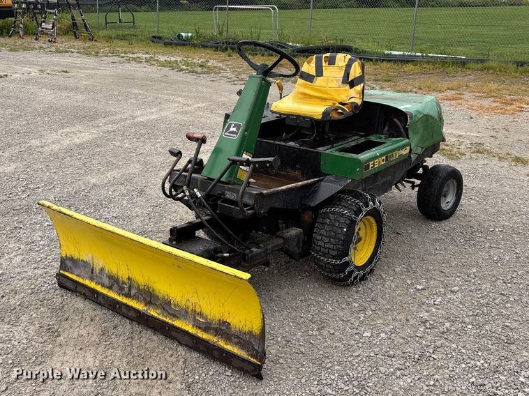 John Deere F910 lawn mower