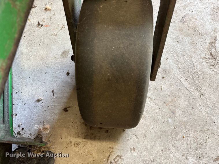 image for item EO4417 John Deere 757 ZTR lawn mower