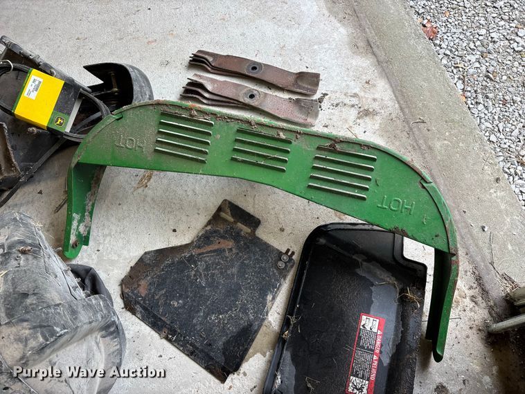 image for item EO4417 John Deere 757 ZTR lawn mower