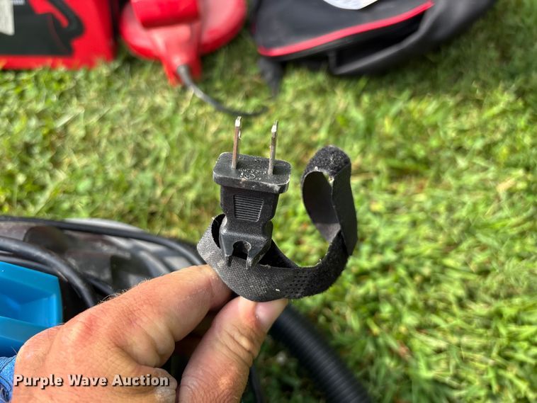 image for item EO4420 (2) vacuums