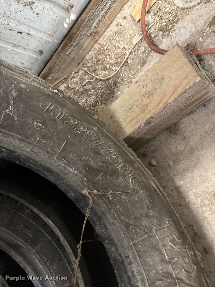 image for item EO4423 Tires