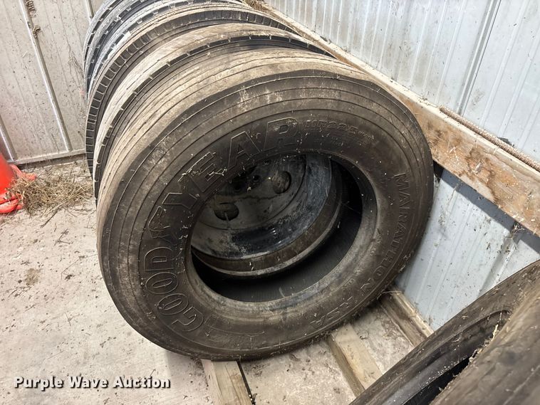 image for item EO4423 Tires