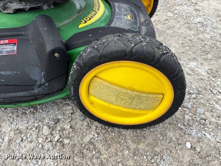 image for item EO4425 John Deere JS60 push mower