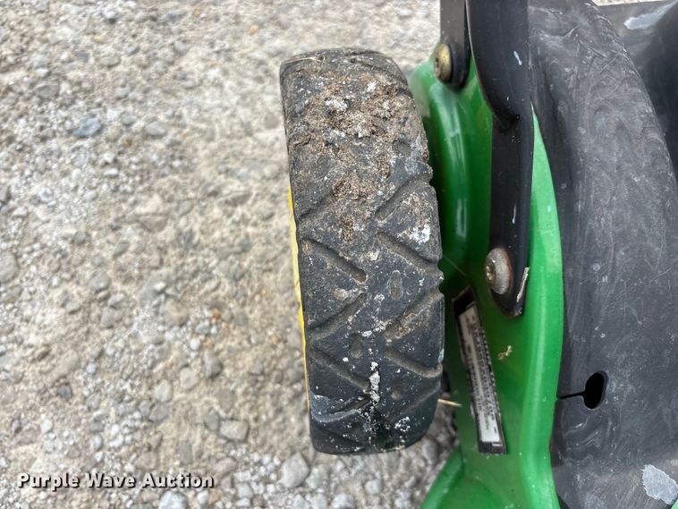 image for item EO4425 John Deere JS60 push mower