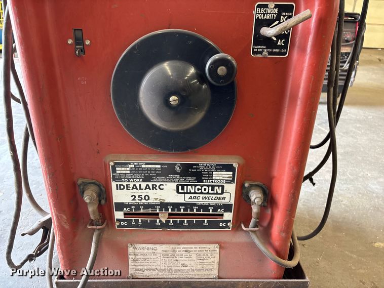 image for item EO4426 Lincoln Arc Welder Idealarc 250-250 welder
