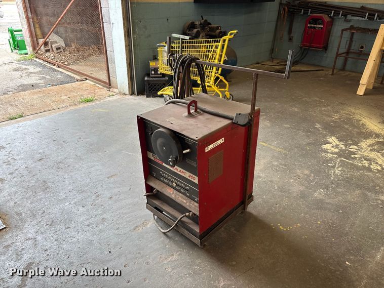 image for item EO4427 Lincoln Electric Idealarc 250 welder