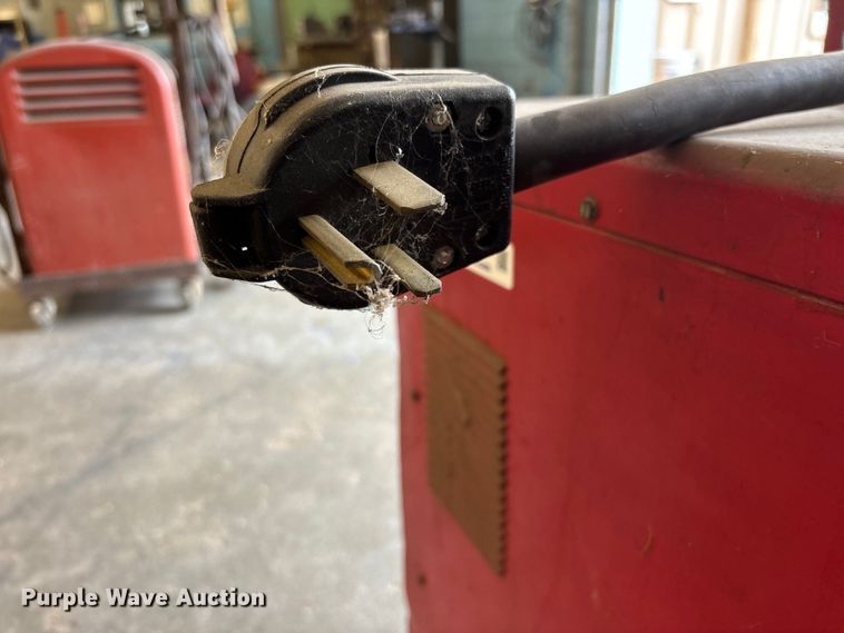 image for item EO4427 Lincoln Electric Idealarc 250 welder