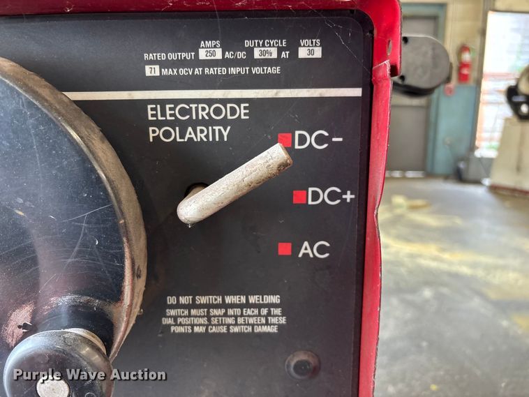 image for item EO4427 Lincoln Electric Idealarc 250 welder
