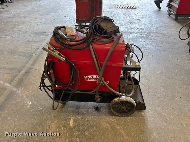 image for item EO4429 Lincoln Electric Precision Tig 185 welder