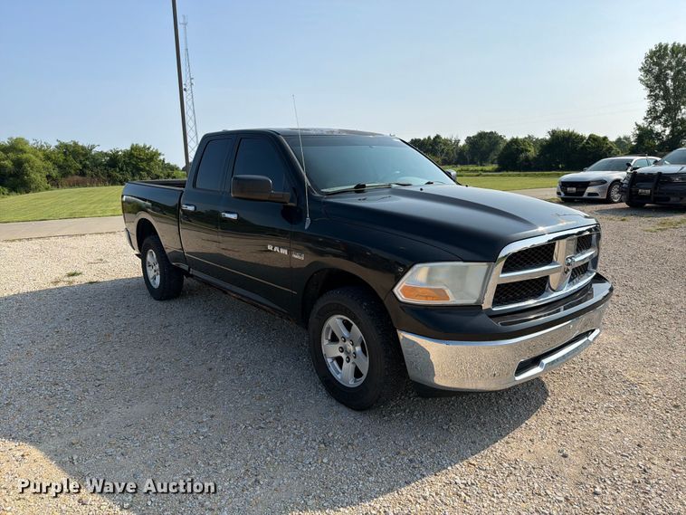 image for item EO8614 2010 Dodge Ram 1500 Ext. Cab pickup truck