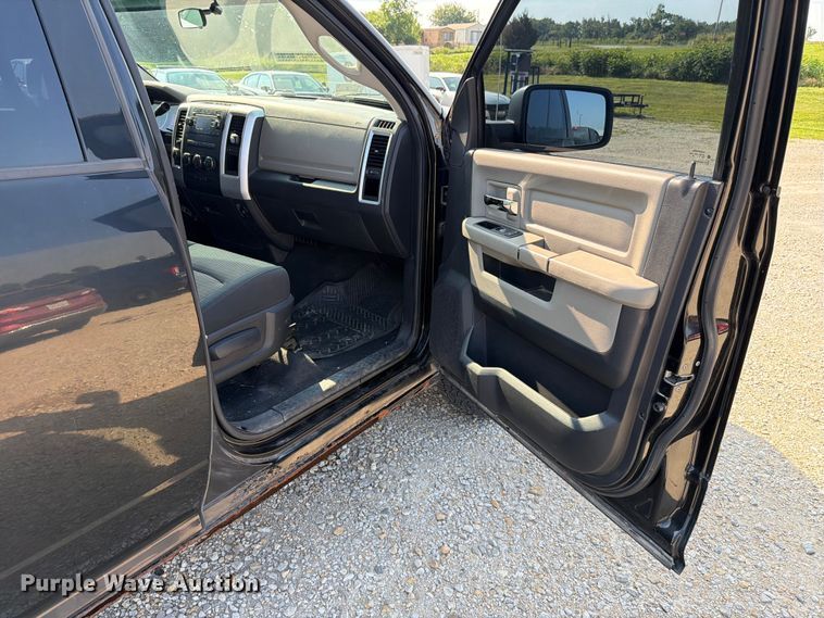 image for item EO8614 2010 Dodge Ram 1500 Ext. Cab pickup truck