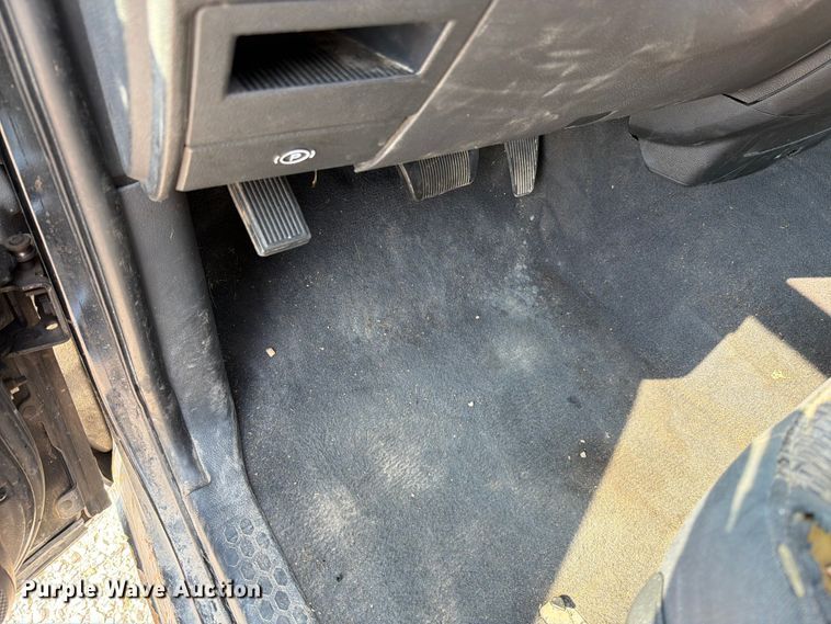 image for item EO8615 2010 Dodge Ram 1500 Ext. Cab pickup truck